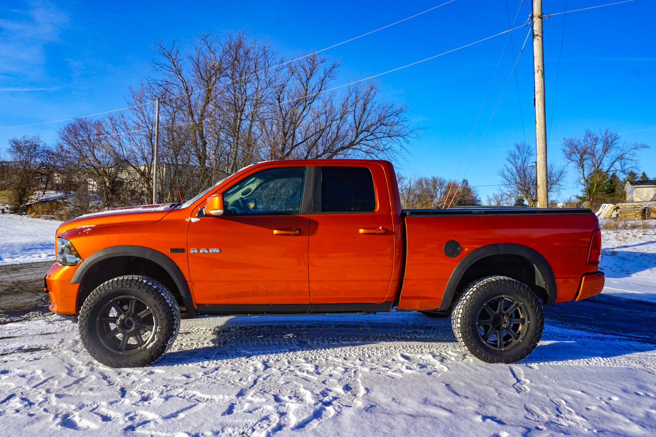 Dodge Ram 1500 4WD Quad Cab 140.5" Sport 2010