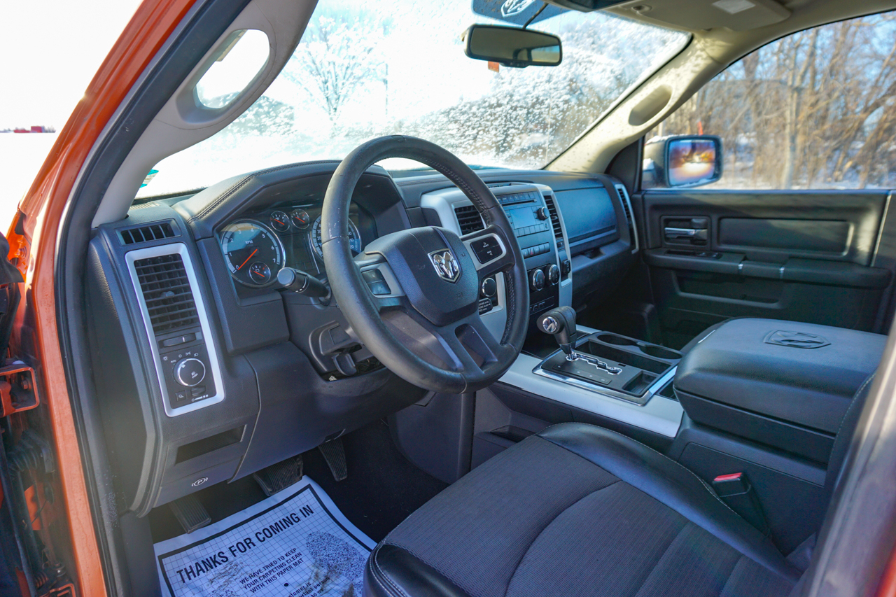 Dodge Ram 1500 4WD Quad Cab 140.5" Sport 2010