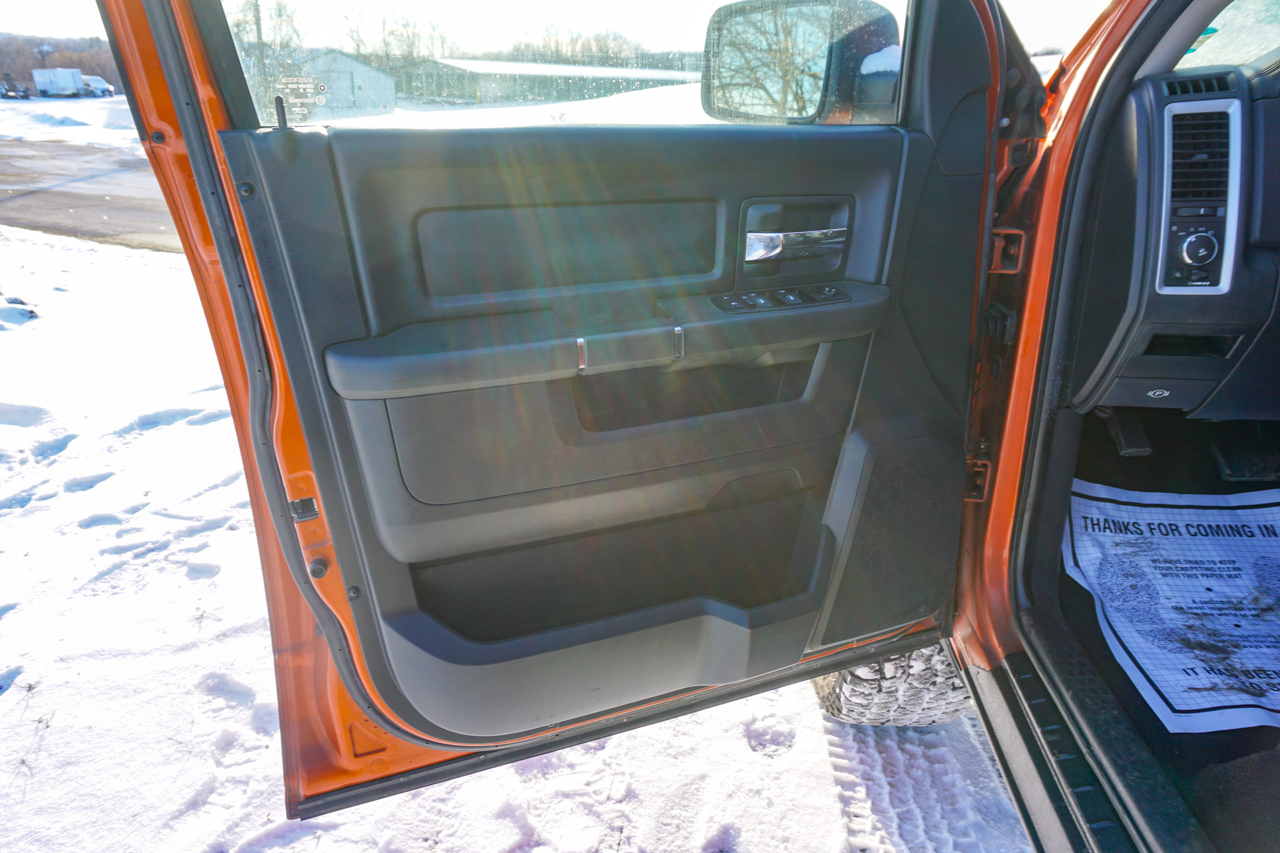 Dodge Ram 1500 4WD Quad Cab 140.5" Sport 2010