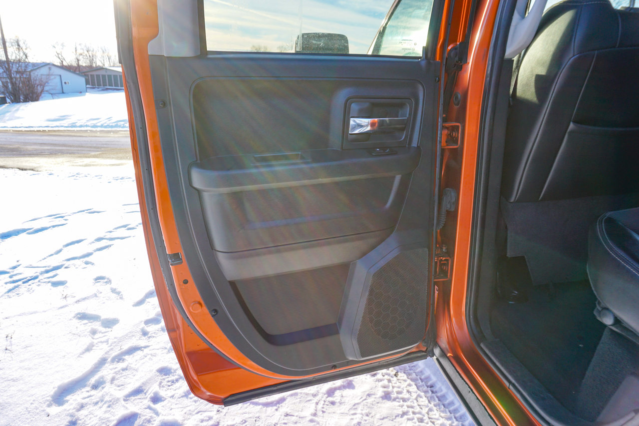 Dodge Ram 1500 4WD Quad Cab 140.5" Sport 2010