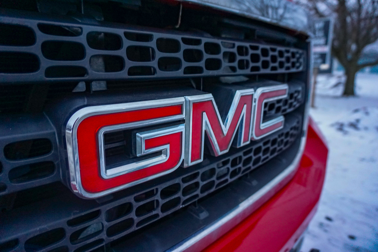 GMC Sierra 2500HD 4WD Reg Cab 133.7" Work Truck 2012