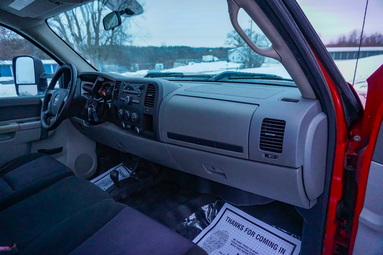 GMC Sierra 2500HD 4WD Reg Cab 133.7" Work Truck 2012