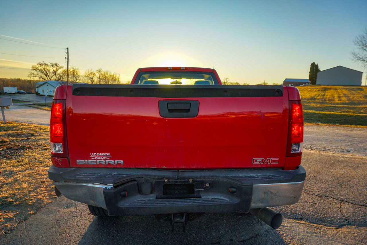 GMC Sierra 2500HD 4WD Reg Cab 133.7" Work Truck 2012