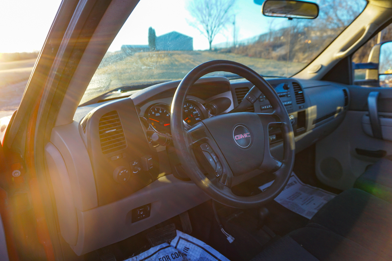 GMC Sierra 2500HD 4WD Reg Cab 133.7" Work Truck 2012