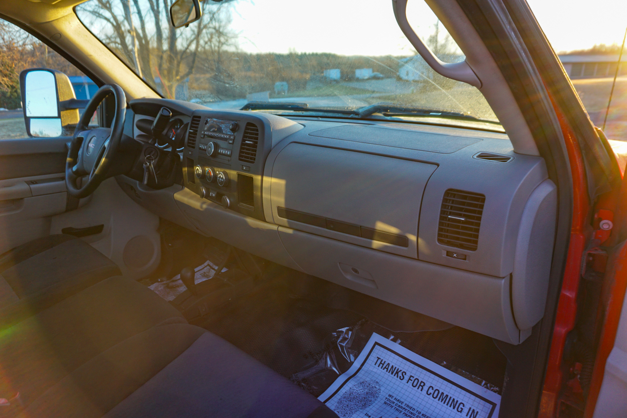 GMC Sierra 2500HD 4WD Reg Cab 133.7" Work Truck 2012