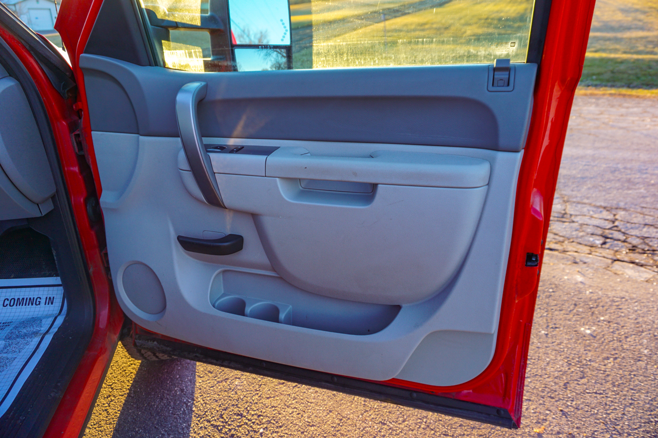 GMC Sierra 2500HD 4WD Reg Cab 133.7" Work Truck 2012