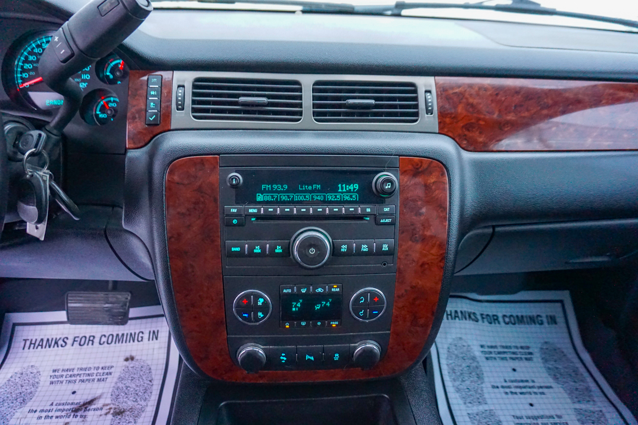 Chevrolet Tahoe 4WD 4dr 1500 LT 2012