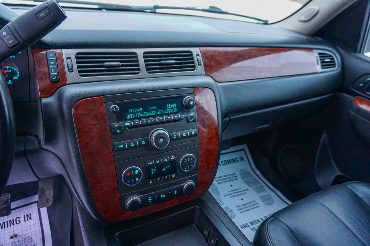 Chevrolet Tahoe 4WD 4dr 1500 LT 2012