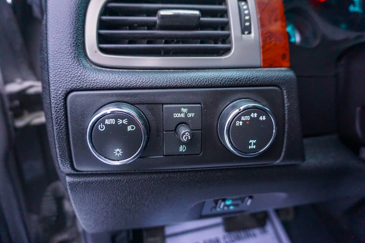 Chevrolet Tahoe 4WD 4dr 1500 LT 2012