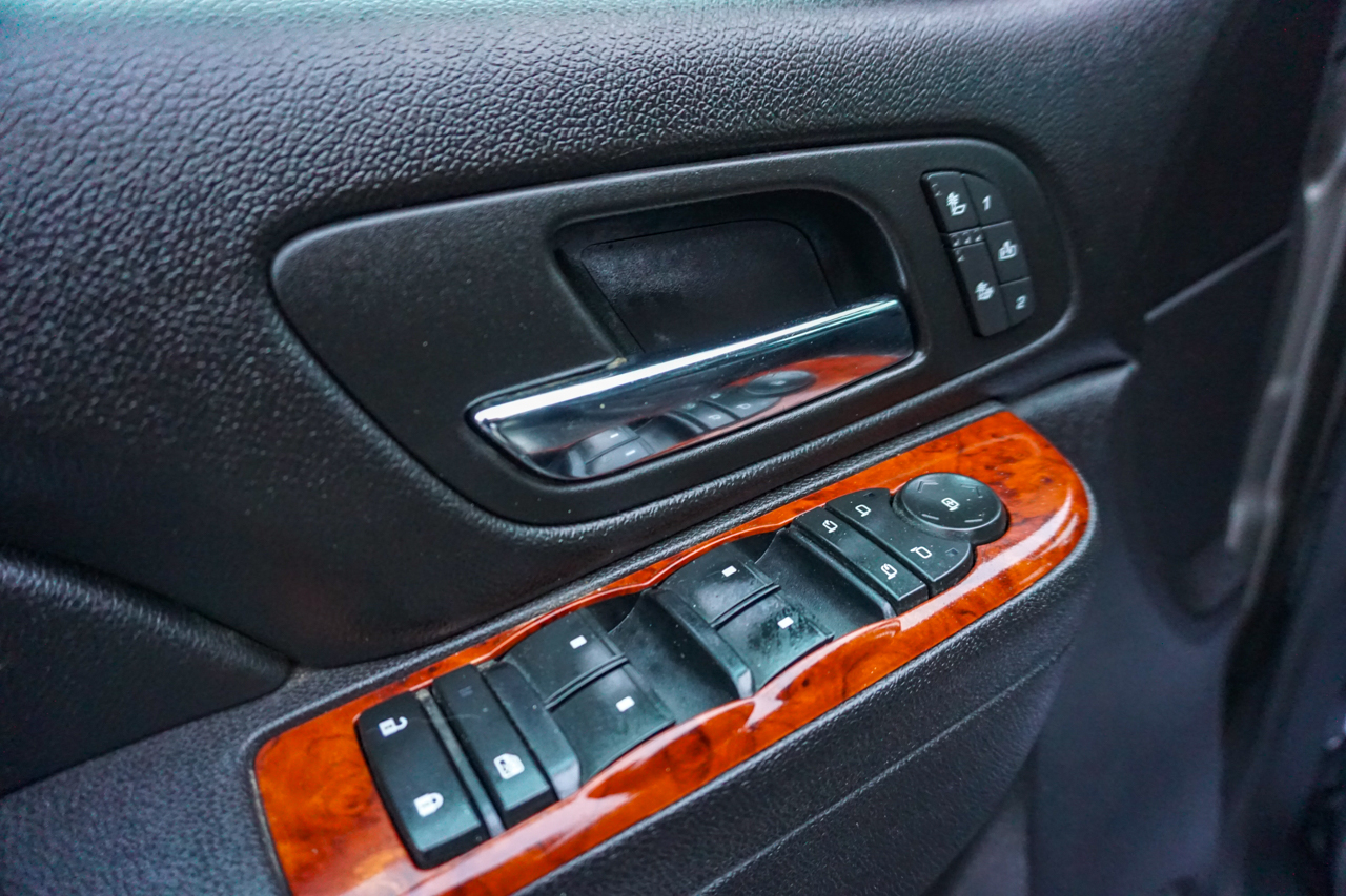 Chevrolet Tahoe 4WD 4dr 1500 LT 2012