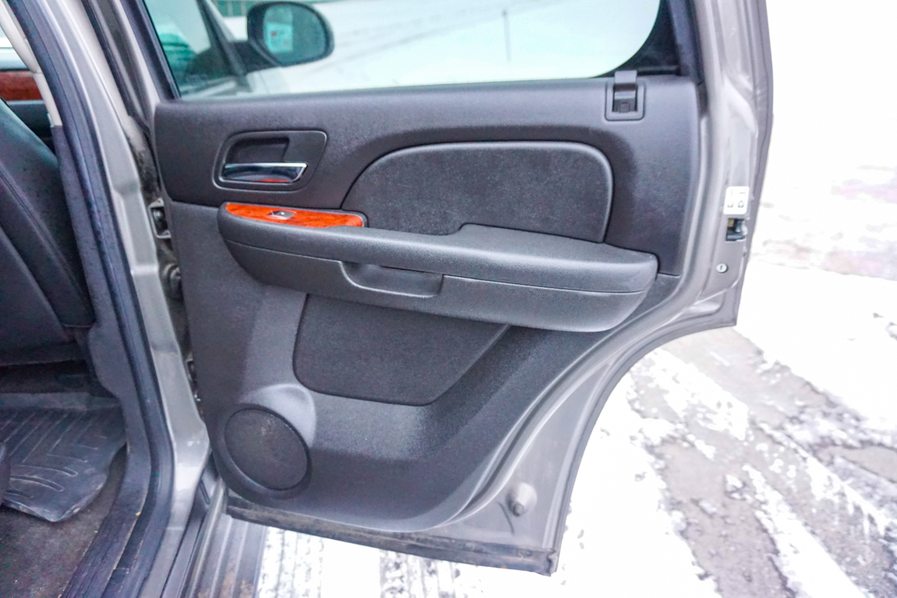 Chevrolet Tahoe 4WD 4dr 1500 LT 2012