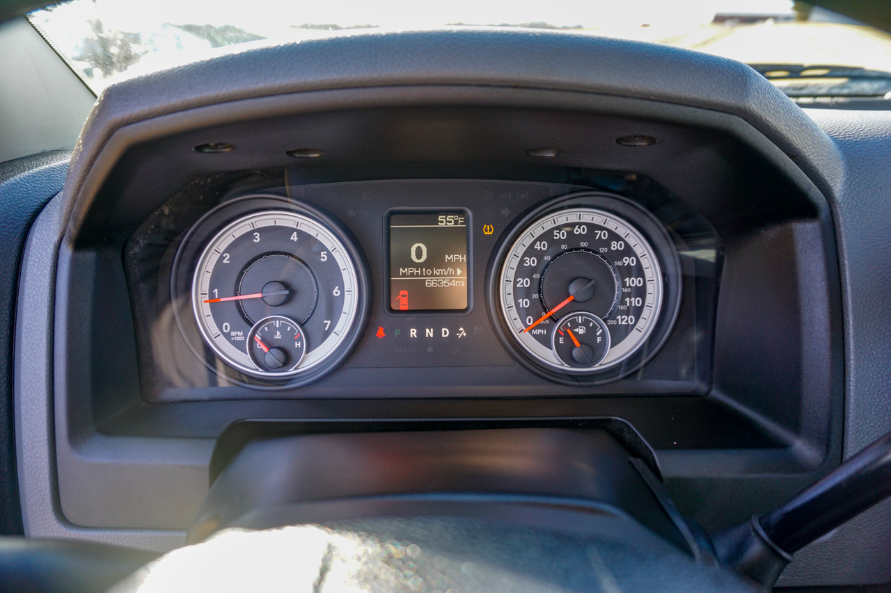 RAM 2500 4WD Reg Cab 140.5" Tradesman 2013