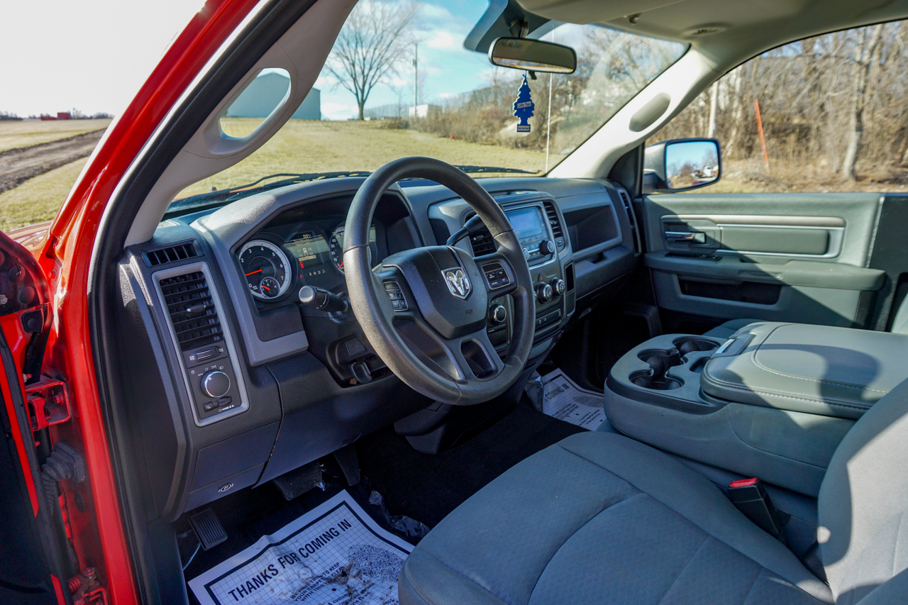 RAM 2500 4WD Reg Cab 140.5" Tradesman 2013