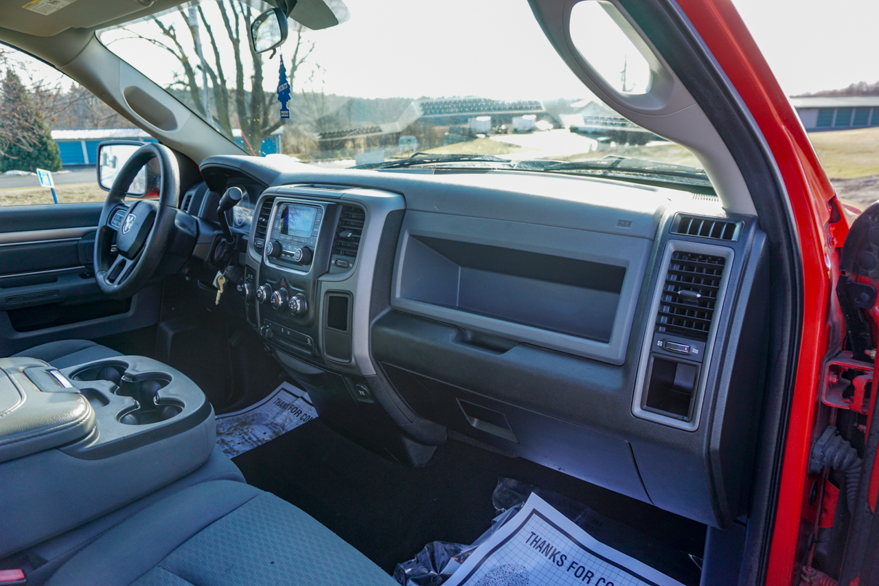 RAM 2500 4WD Reg Cab 140.5" Tradesman 2013