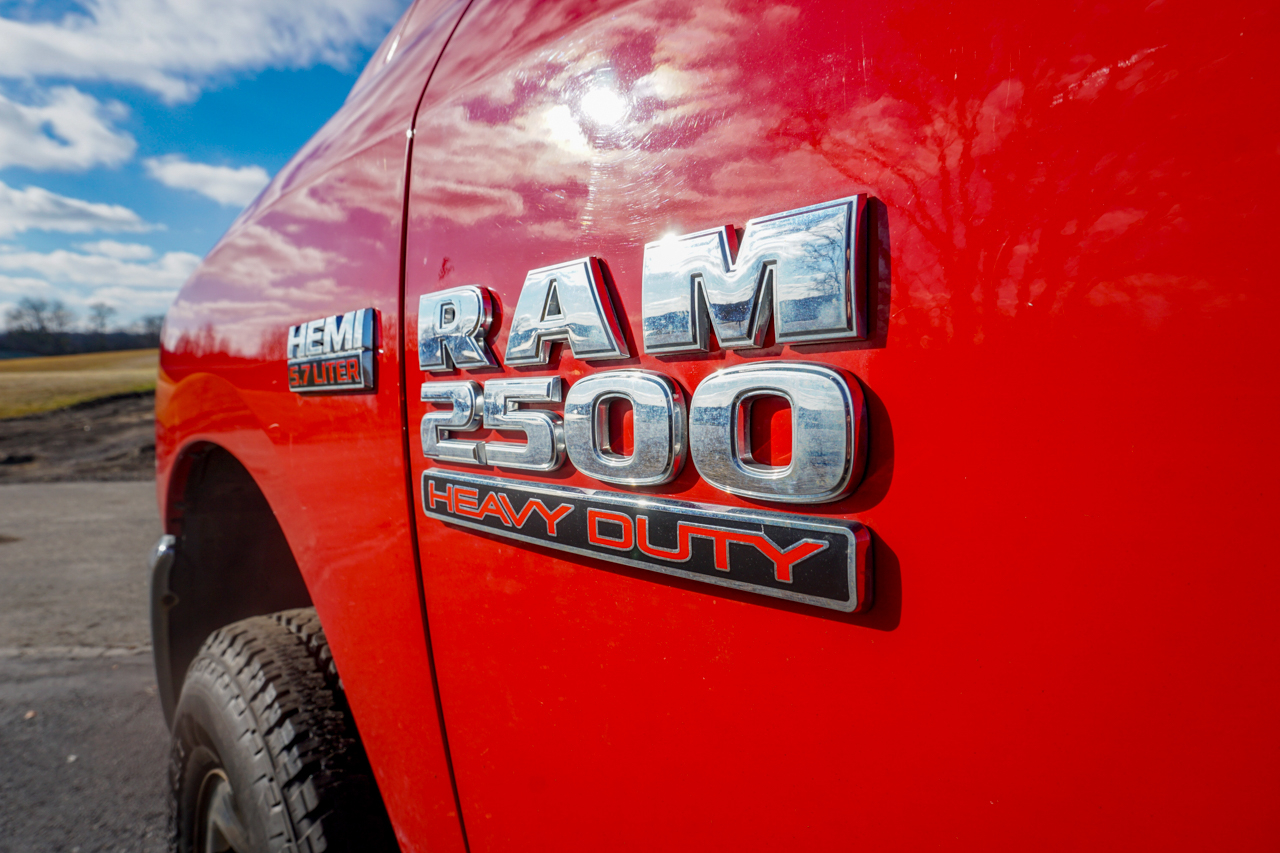 RAM 2500 4WD Reg Cab 140.5" Tradesman 2013