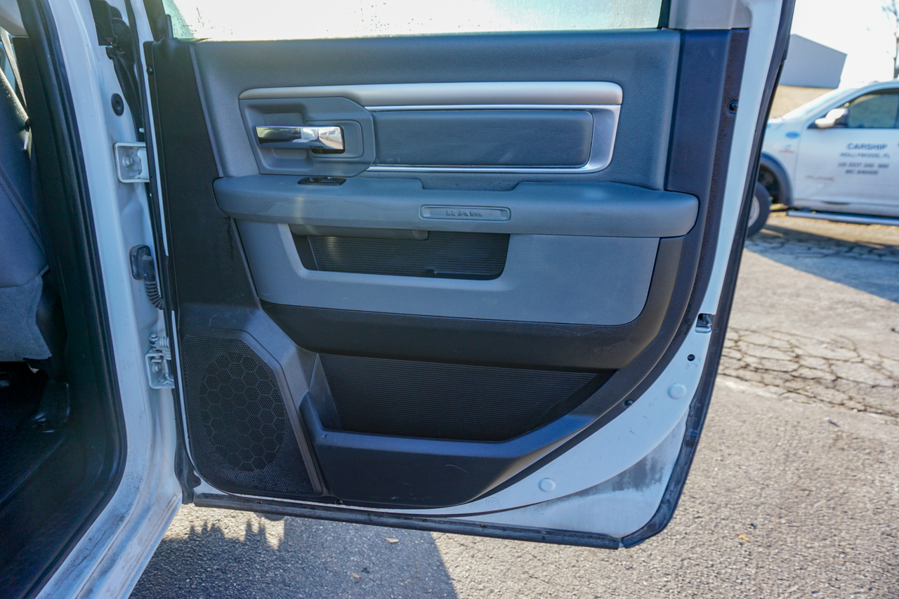 RAM 2500 4WD Crew Cab 149" SLT 2015