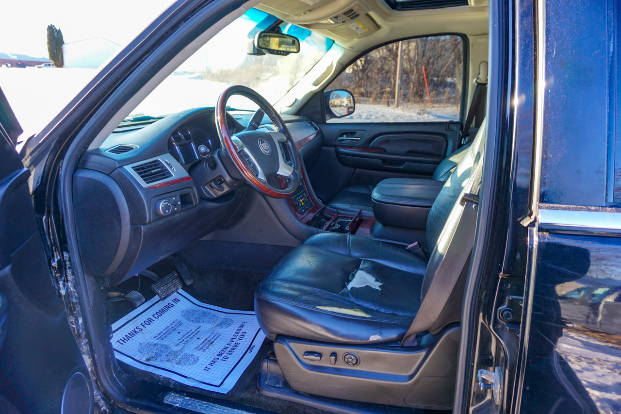 Cadillac Escalade AWD 4dr 2007