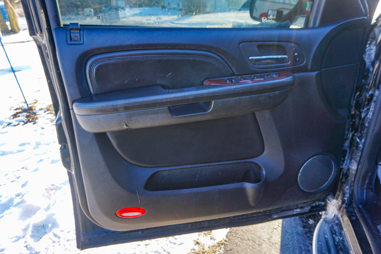 Cadillac Escalade AWD 4dr 2007