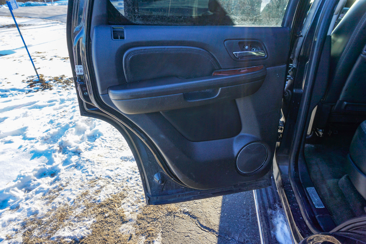 Cadillac Escalade AWD 4dr 2007