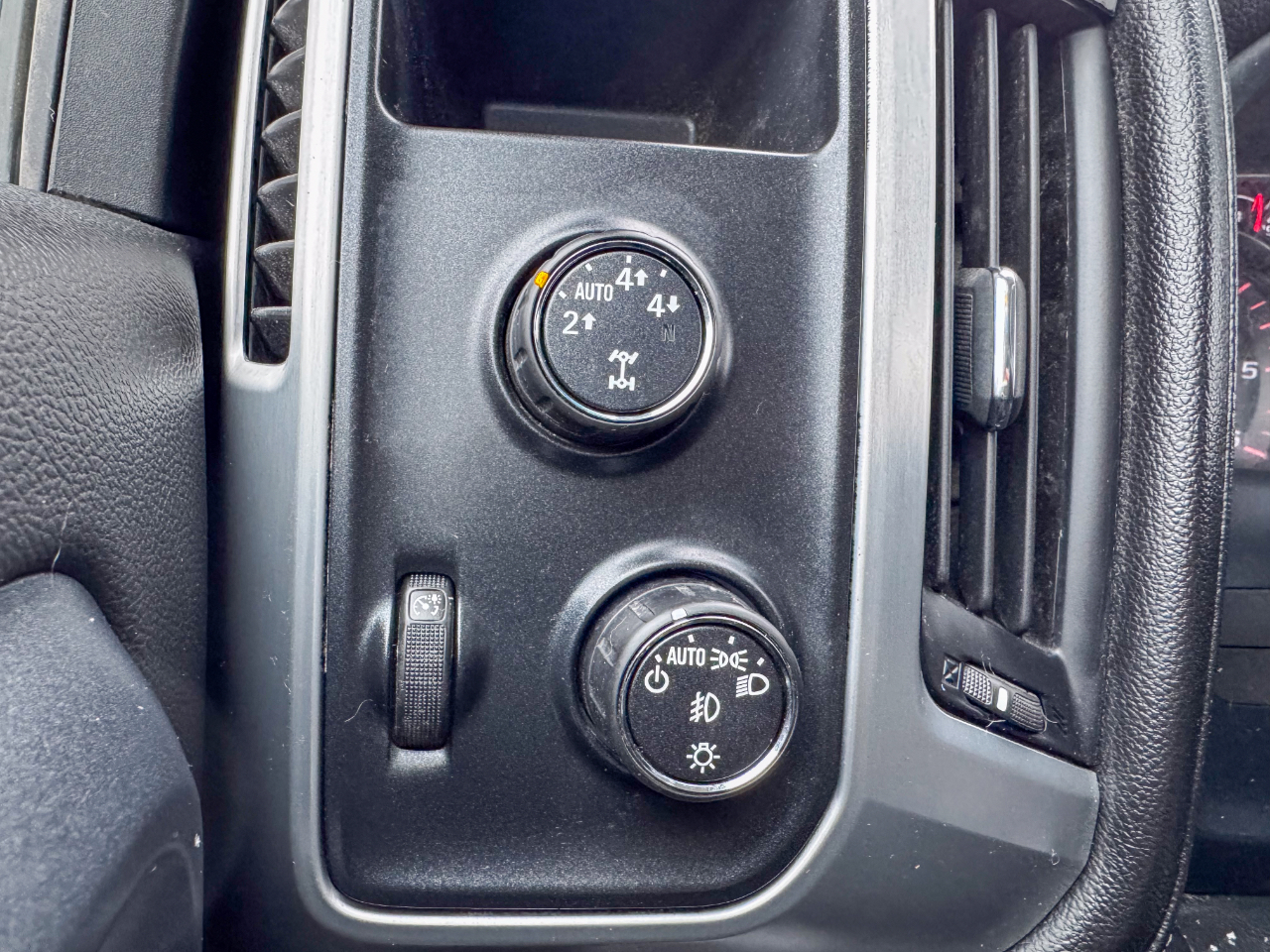 GMC Sierra 1500 4WD Crew Cab 143.5" SLE 2014