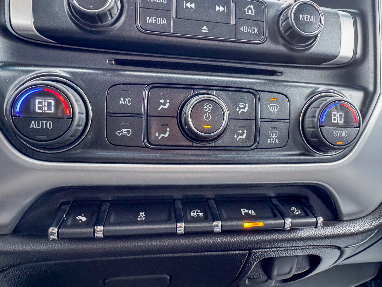 GMC Sierra 1500 4WD Crew Cab 143.5" SLE 2014