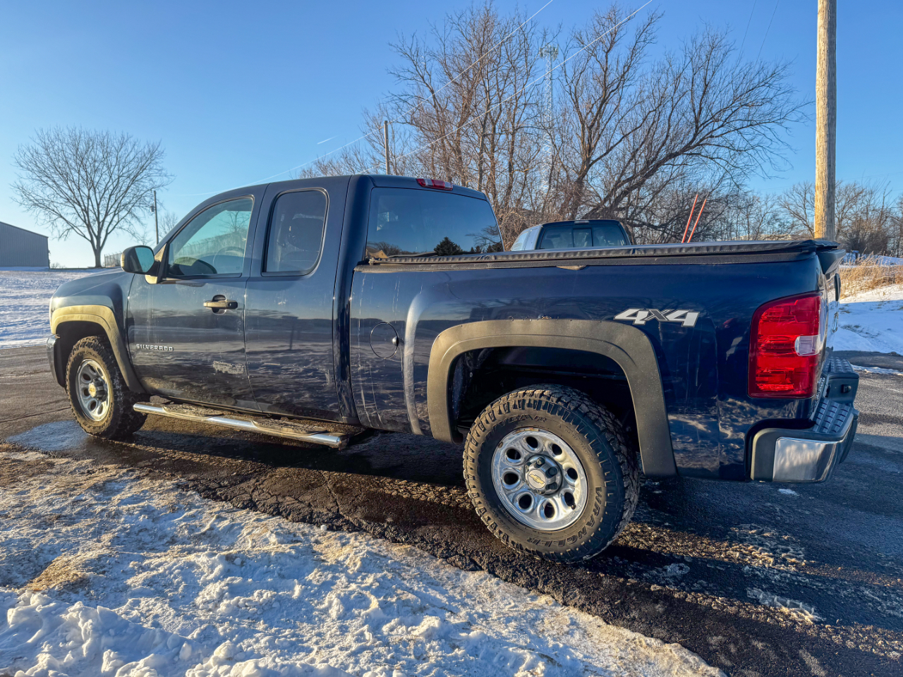 Chevrolet Silverado 1500 4WD Ext Cab 143.5" LT 2011
