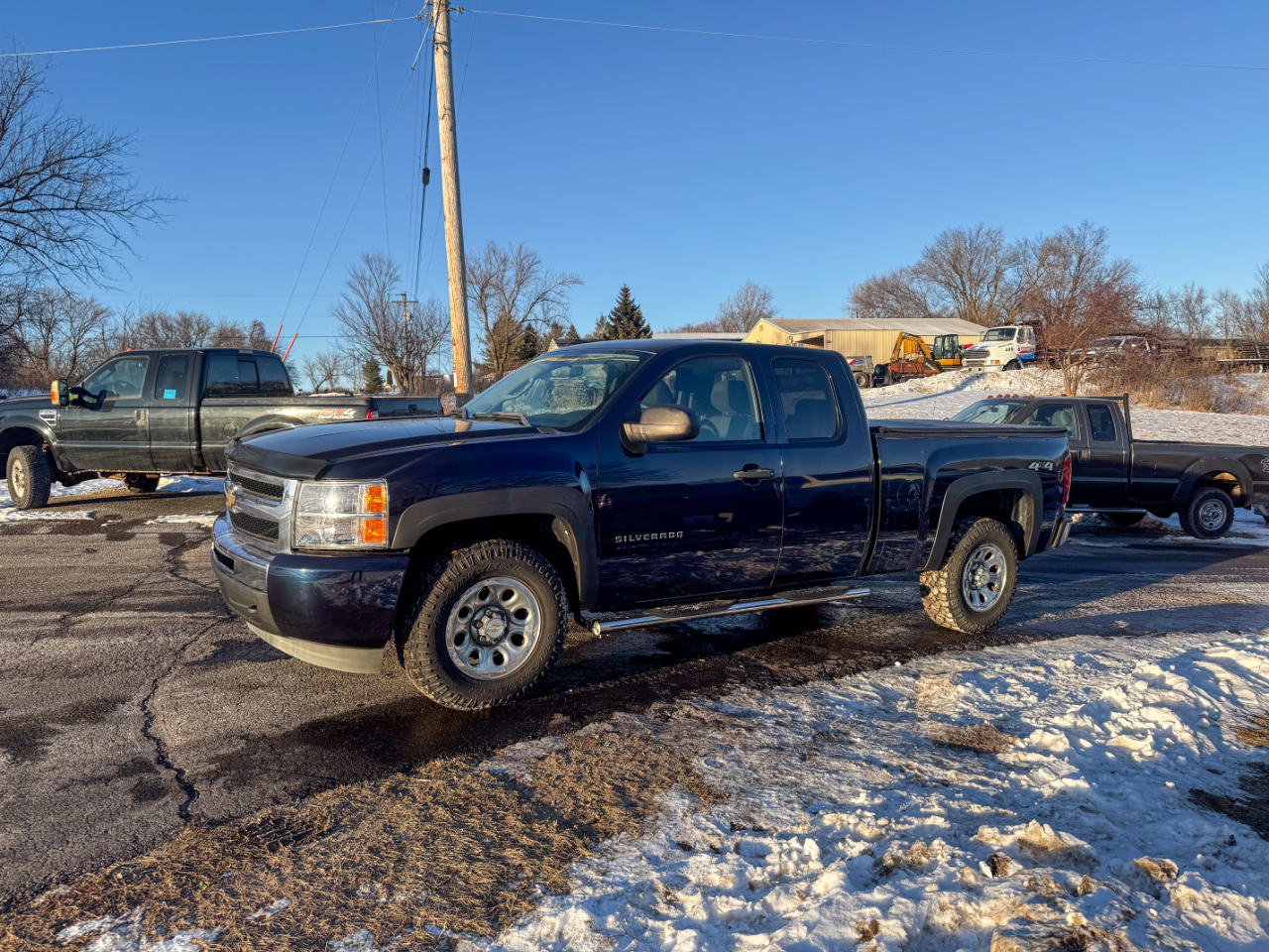 Chevrolet Silverado 1500 4WD Ext Cab 143.5" LT 2011