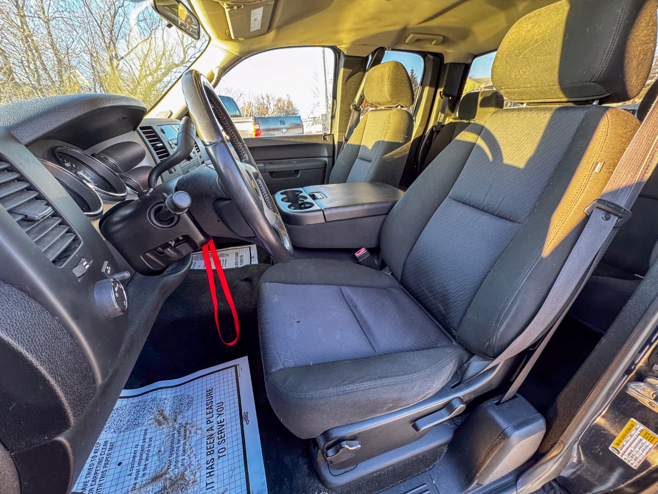 Chevrolet Silverado 1500 4WD Ext Cab 143.5" LT 2011