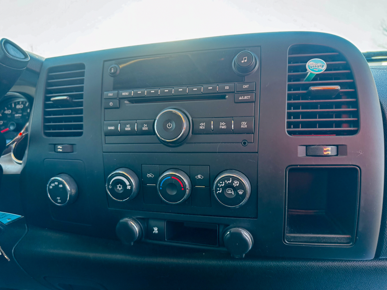 Chevrolet Silverado 1500 4WD Ext Cab 143.5" LT 2011