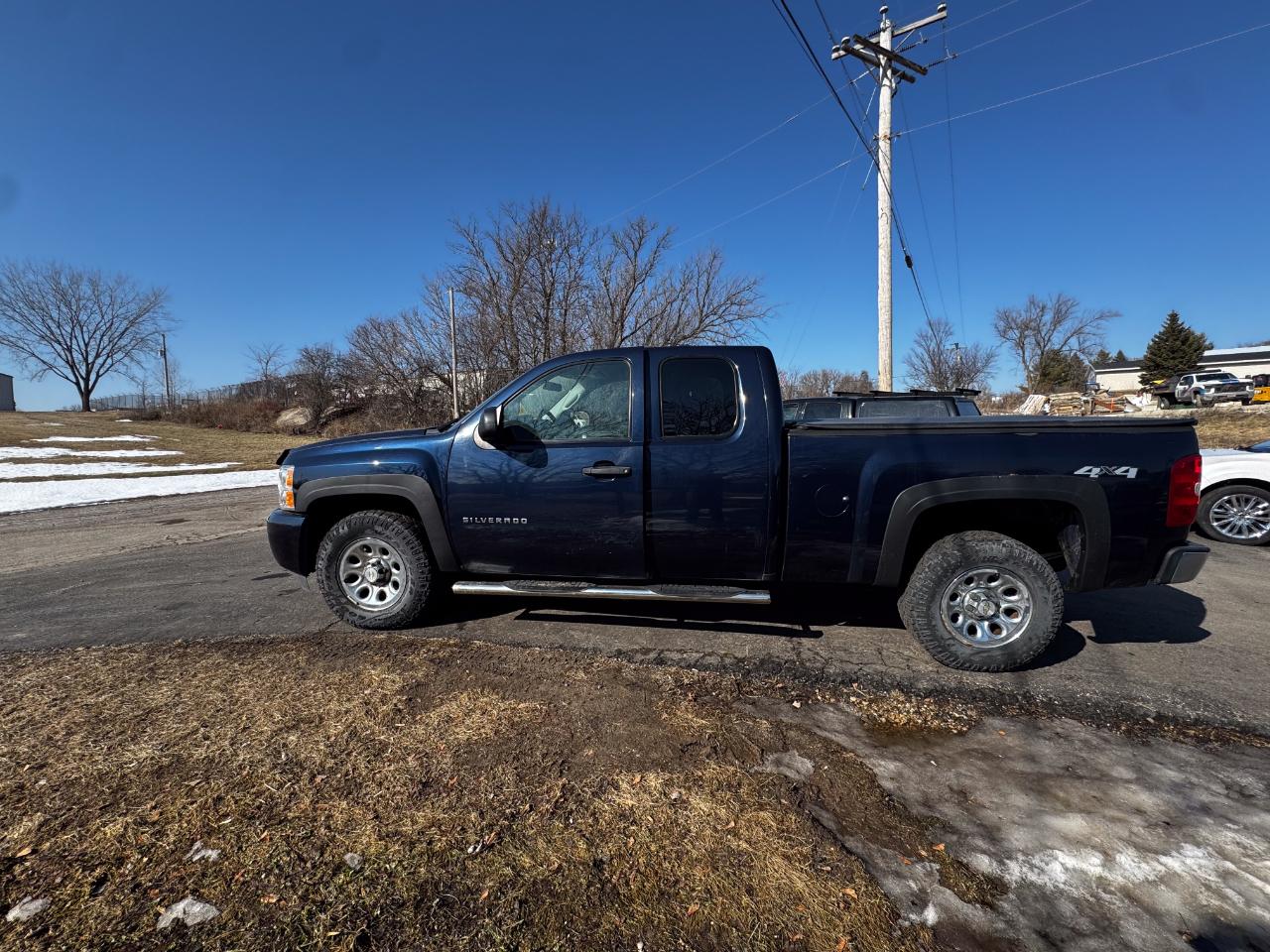 Chevrolet Silverado 1500 4WD Ext Cab 143.5" LT 2011