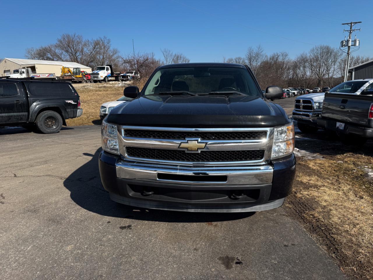 Chevrolet Silverado 1500 4WD Ext Cab 143.5" LT 2011