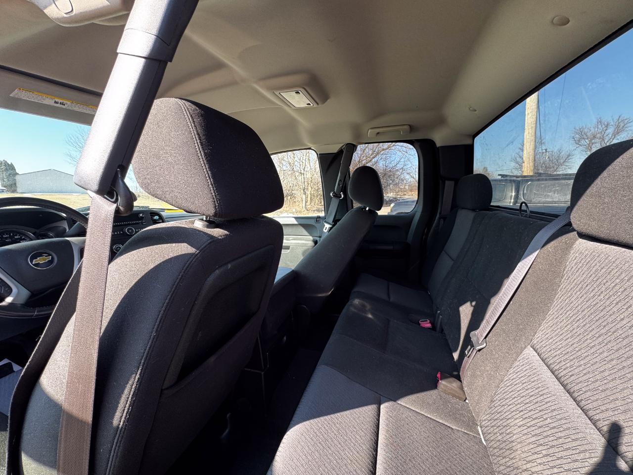 Chevrolet Silverado 1500 4WD Ext Cab 143.5" LT 2011