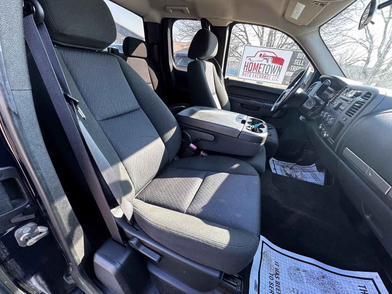 Chevrolet Silverado 1500 4WD Ext Cab 143.5" LT 2011