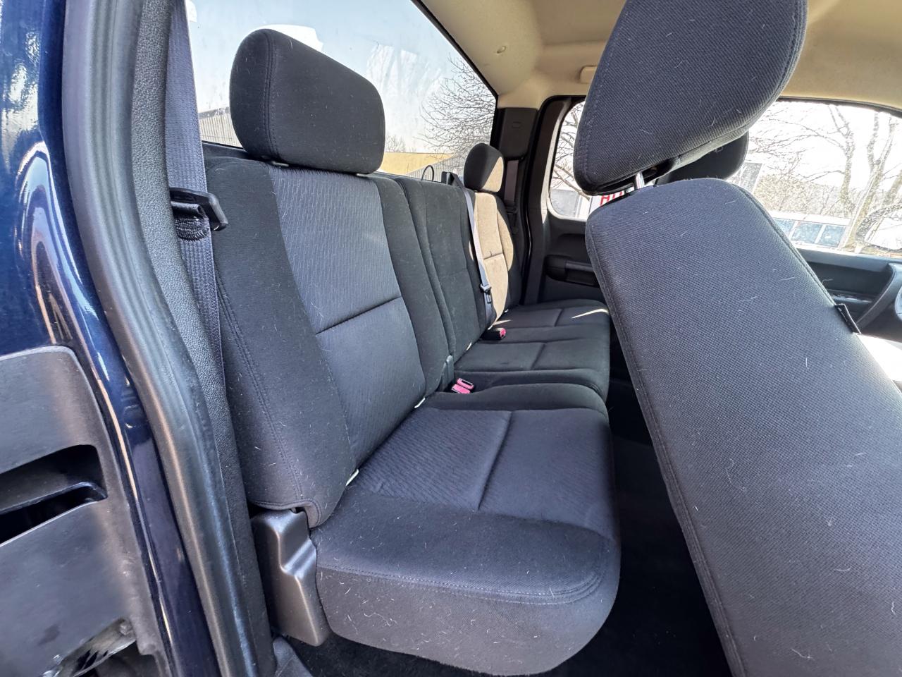 Chevrolet Silverado 1500 4WD Ext Cab 143.5" LT 2011