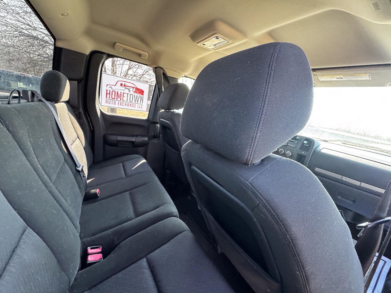 Chevrolet Silverado 1500 4WD Ext Cab 143.5" LT 2011