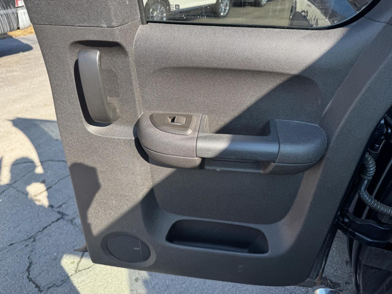 Chevrolet Silverado 1500 4WD Ext Cab 143.5" LT 2011