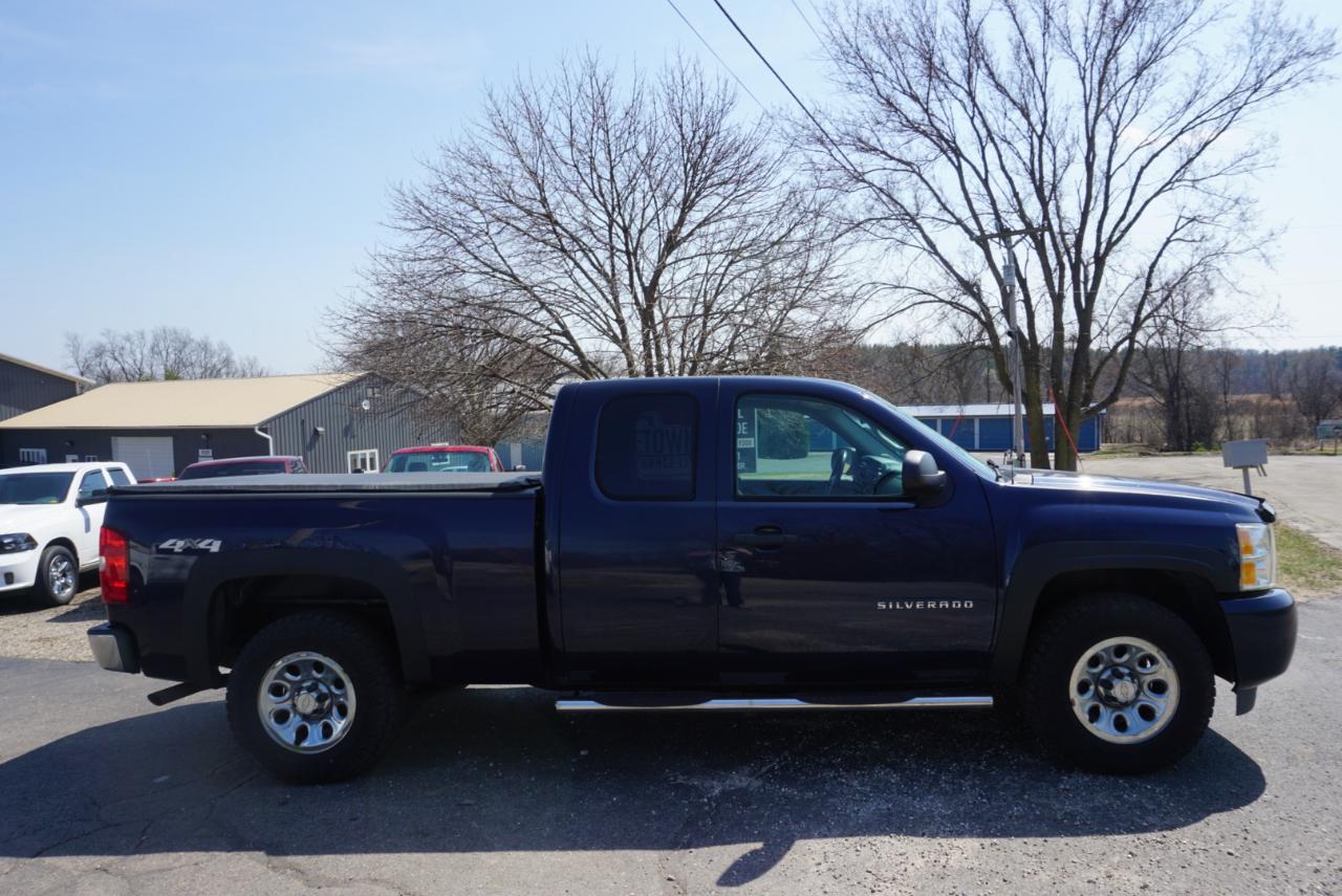 Chevrolet Silverado 1500 4WD Ext Cab 143.5" LT 2011