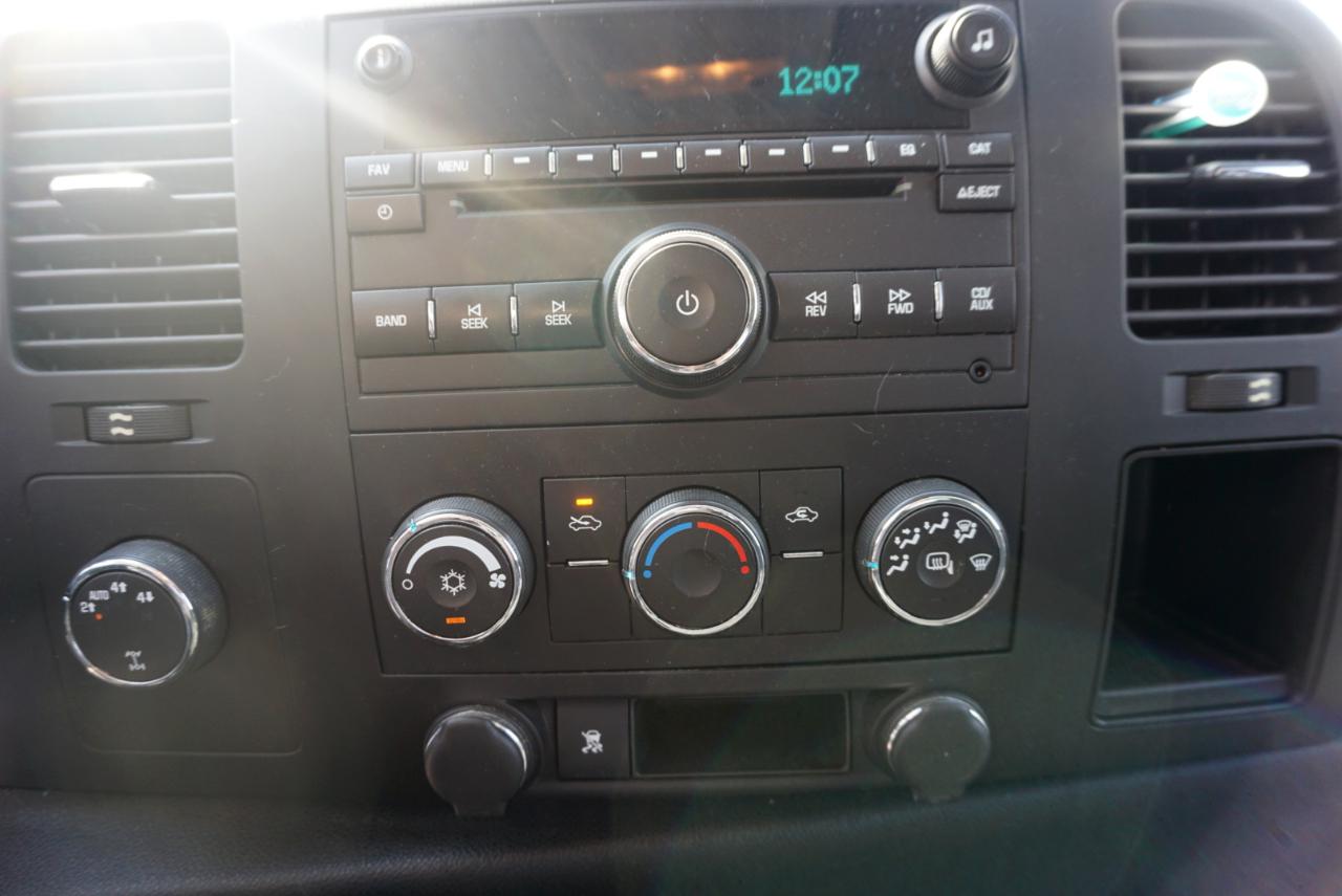 Chevrolet Silverado 1500 4WD Ext Cab 143.5" LT 2011