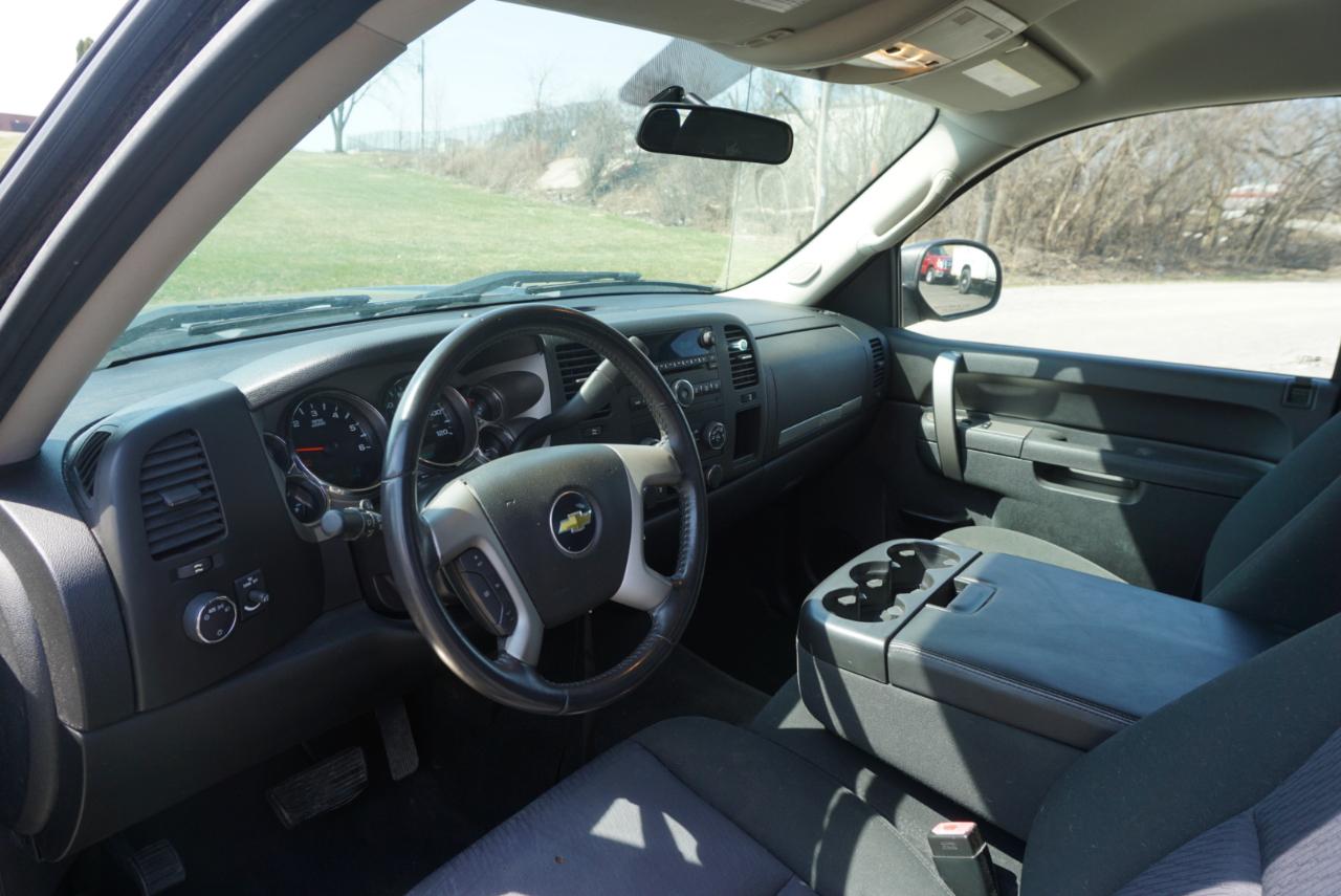 Chevrolet Silverado 1500 4WD Ext Cab 143.5" LT 2011