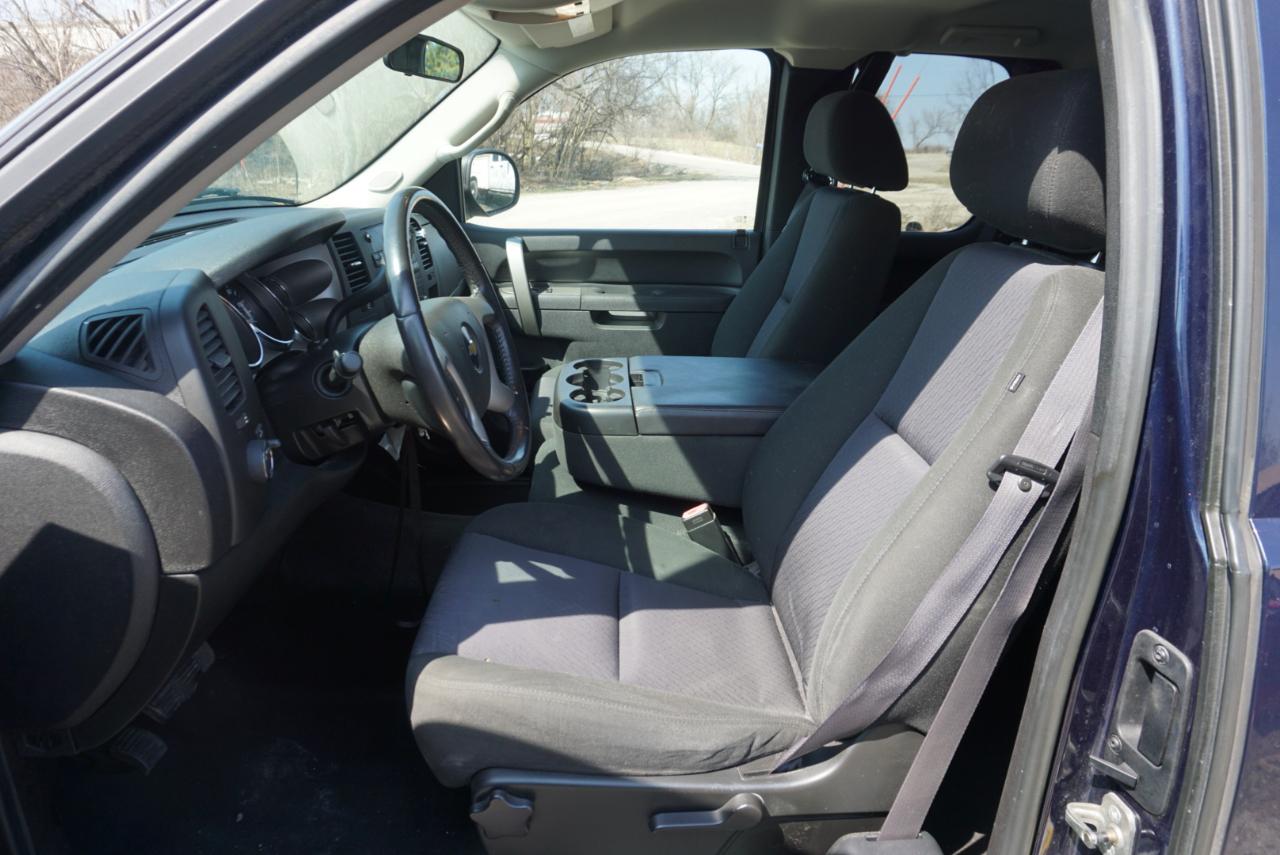 Chevrolet Silverado 1500 4WD Ext Cab 143.5" LT 2011