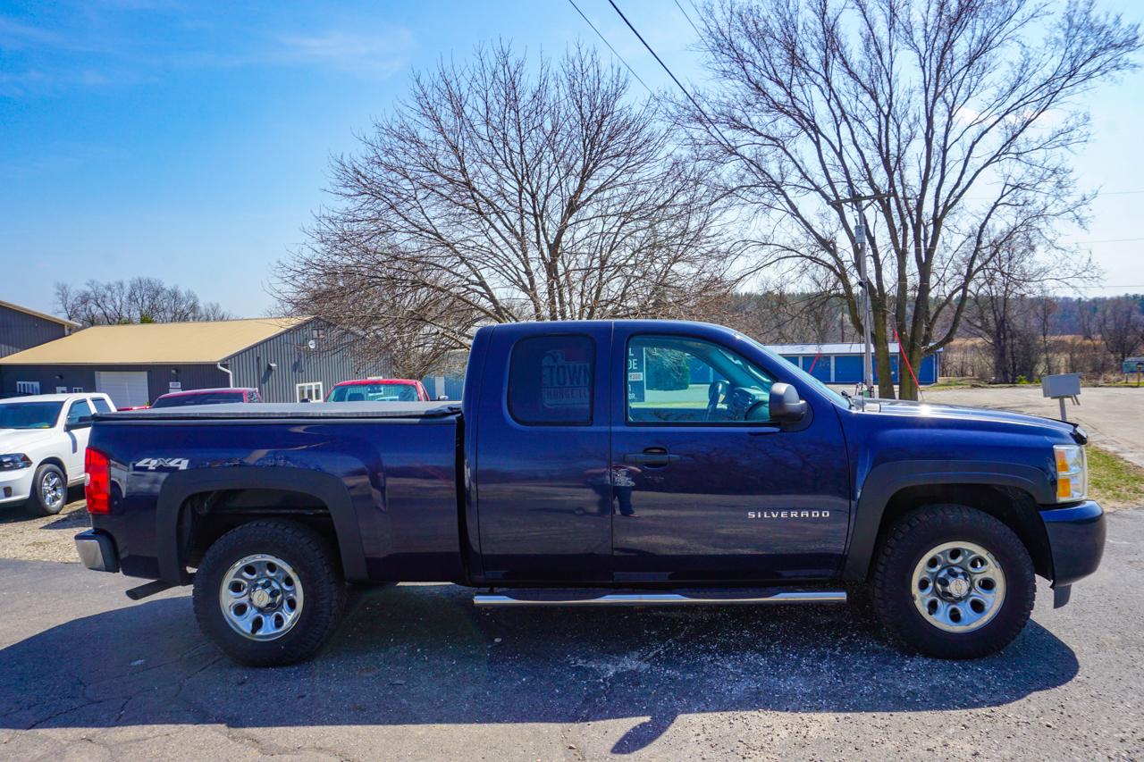Chevrolet Silverado 1500 4WD Ext Cab 143.5" LT 2011