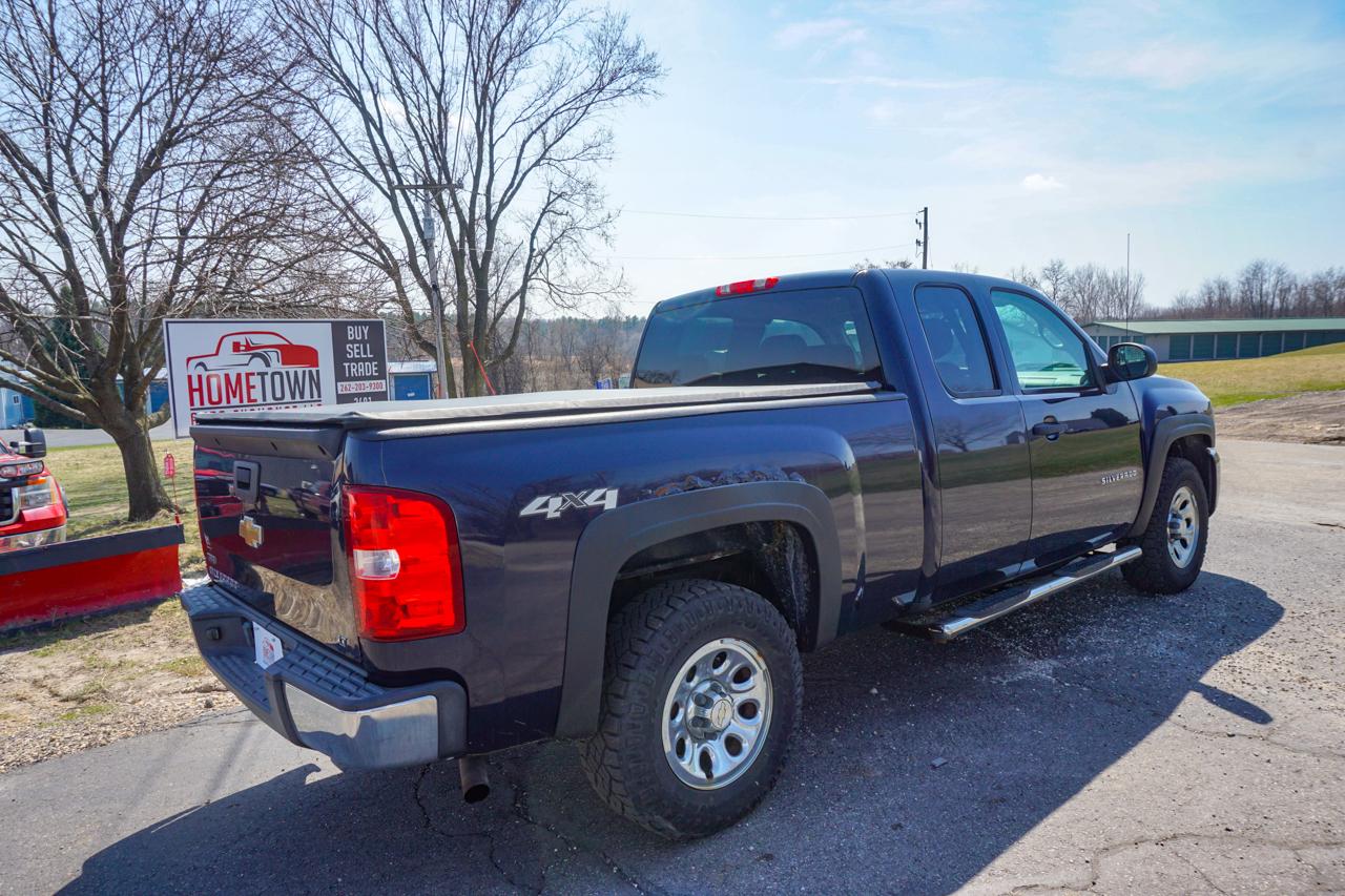 Chevrolet Silverado 1500 4WD Ext Cab 143.5" LT 2011
