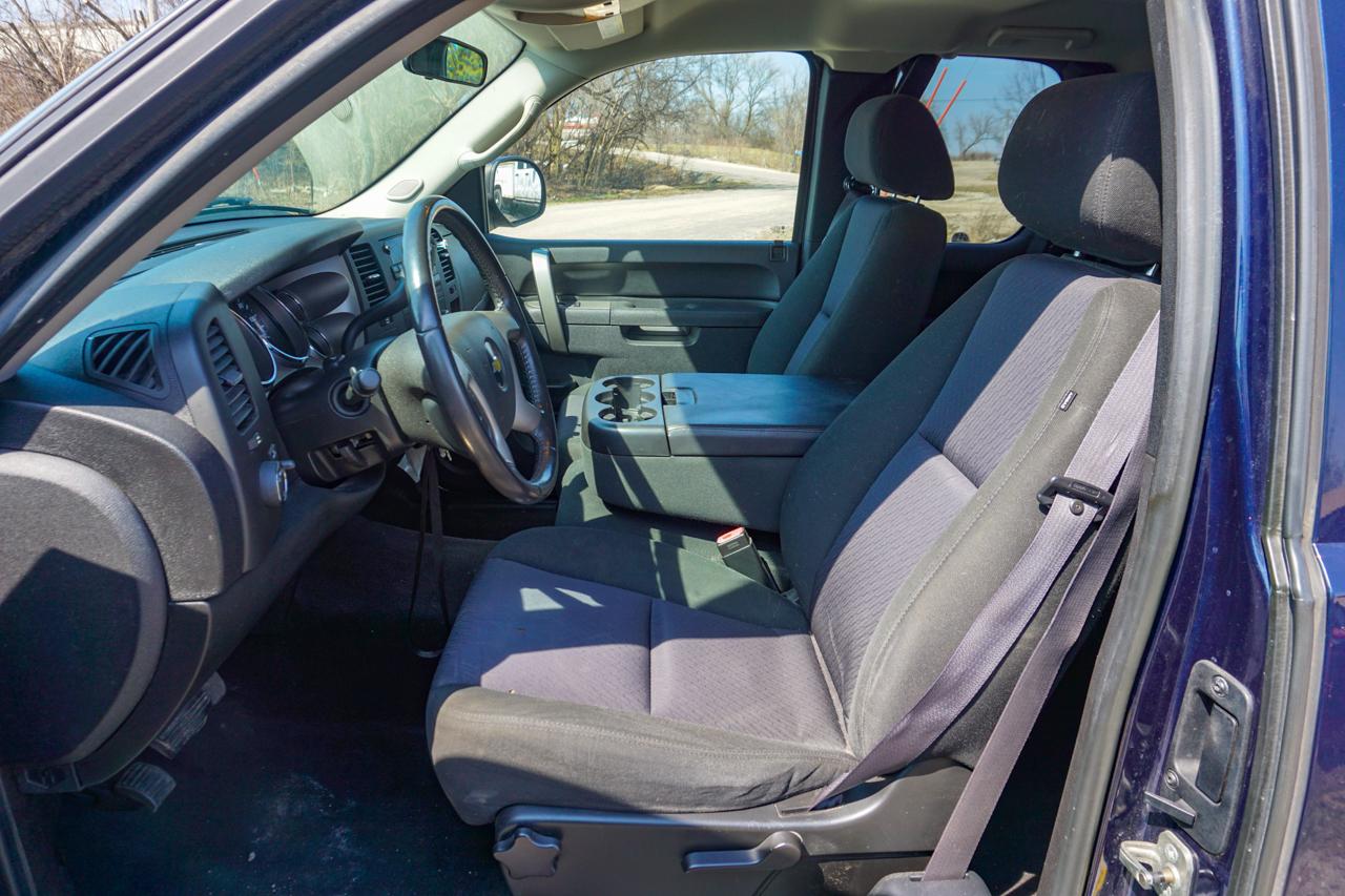 Chevrolet Silverado 1500 4WD Ext Cab 143.5" LT 2011