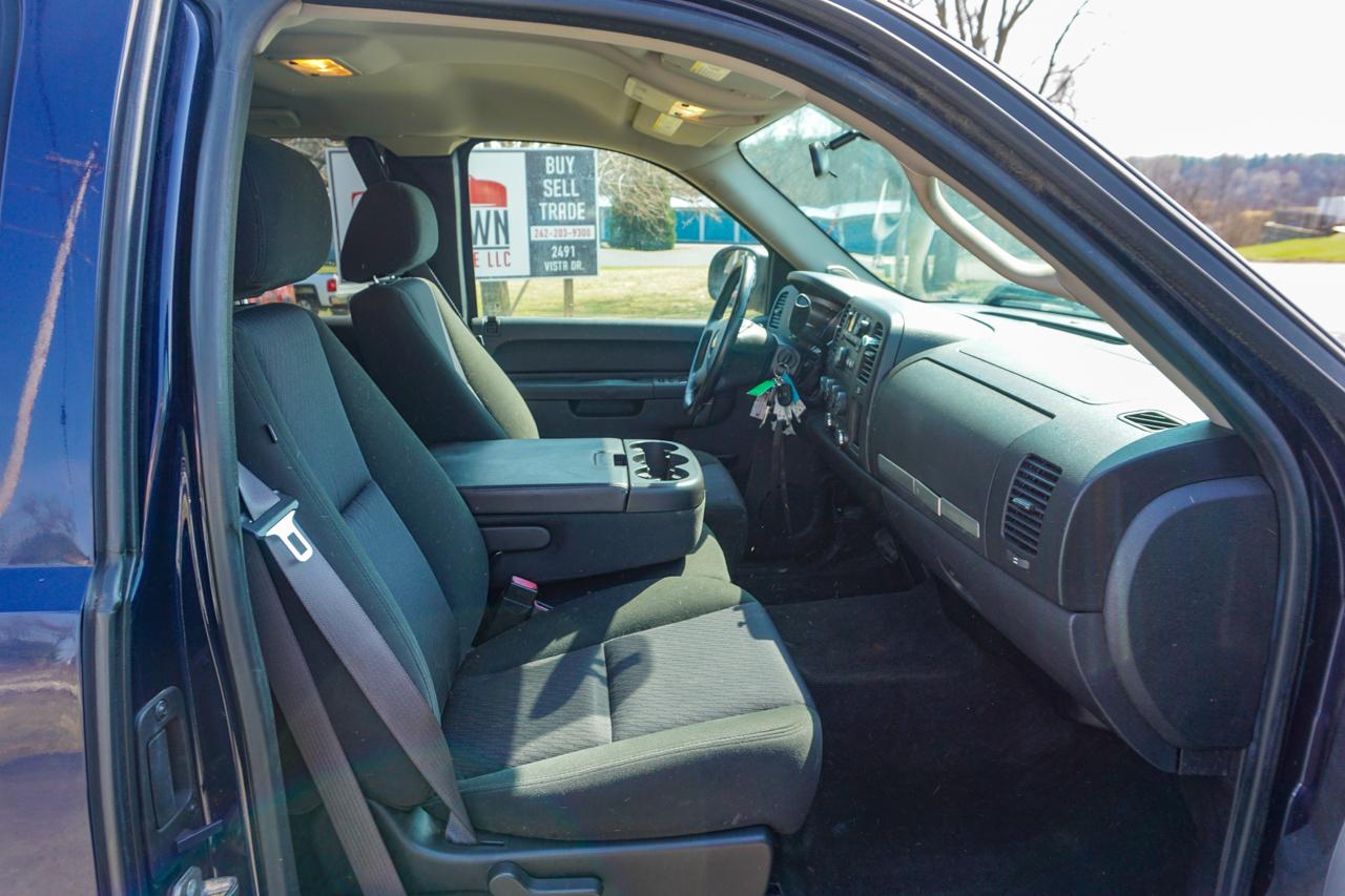 Chevrolet Silverado 1500 4WD Ext Cab 143.5" LT 2011
