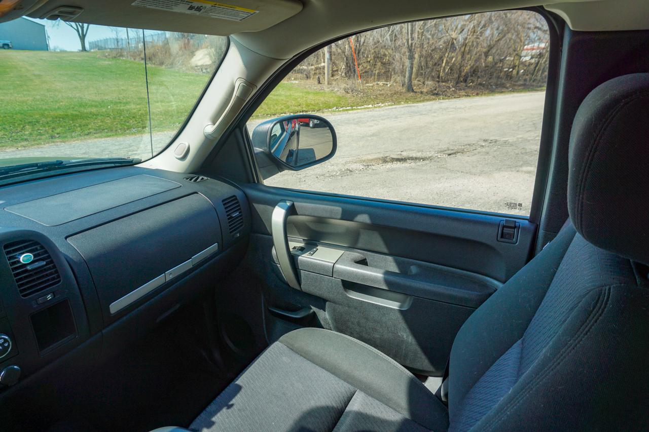 Chevrolet Silverado 1500 4WD Ext Cab 143.5" LT 2011
