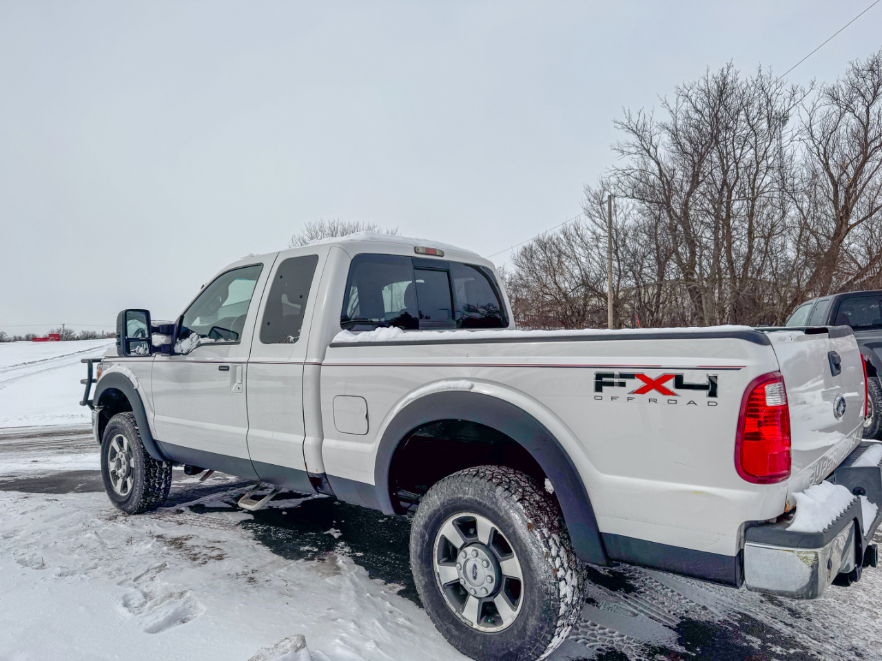 Ford Super Duty F-250 SRW 4WD SuperCab 142" Lariat 2011