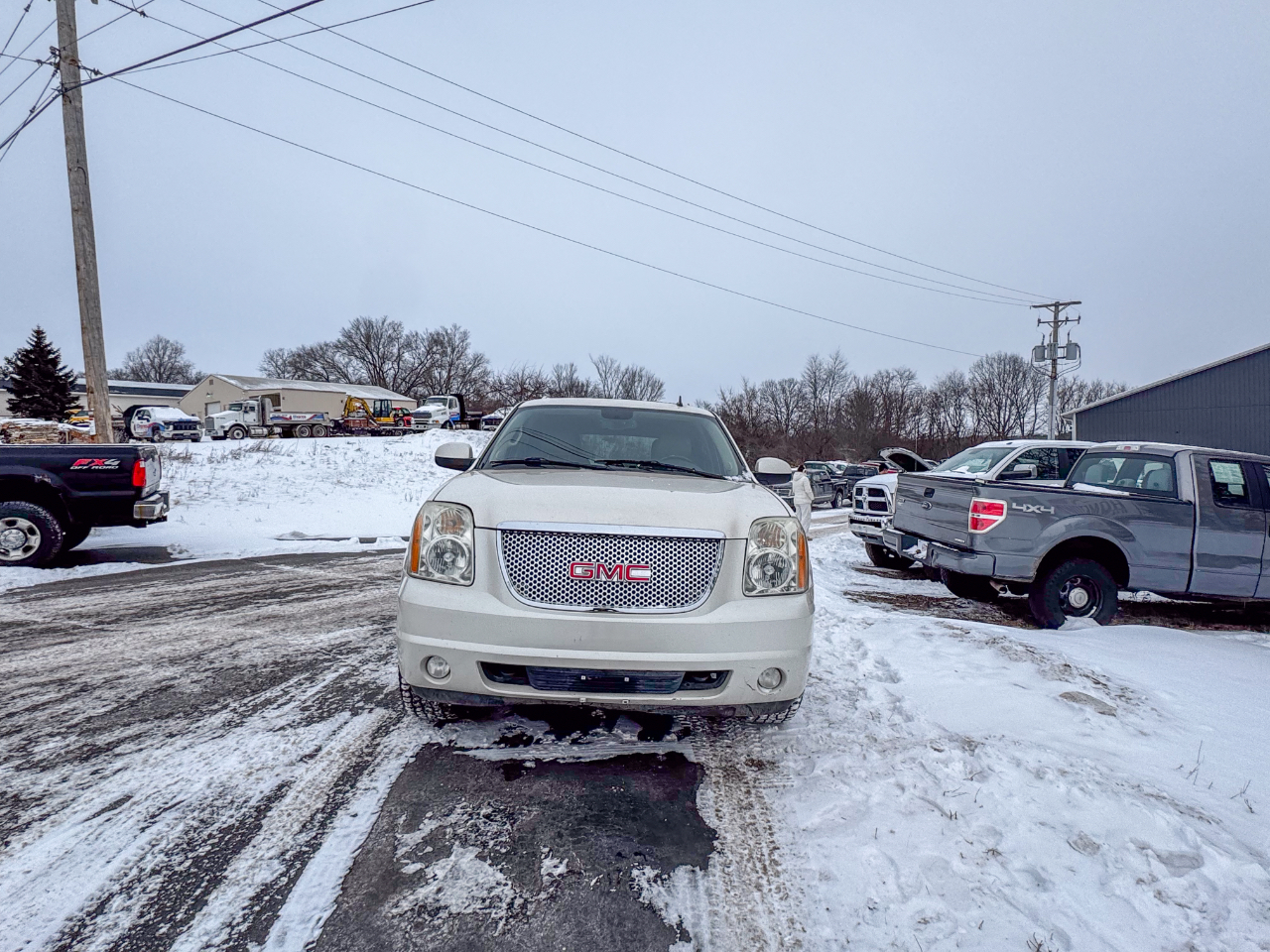 GMC Yukon AWD 4dr 1500 Denali 2013