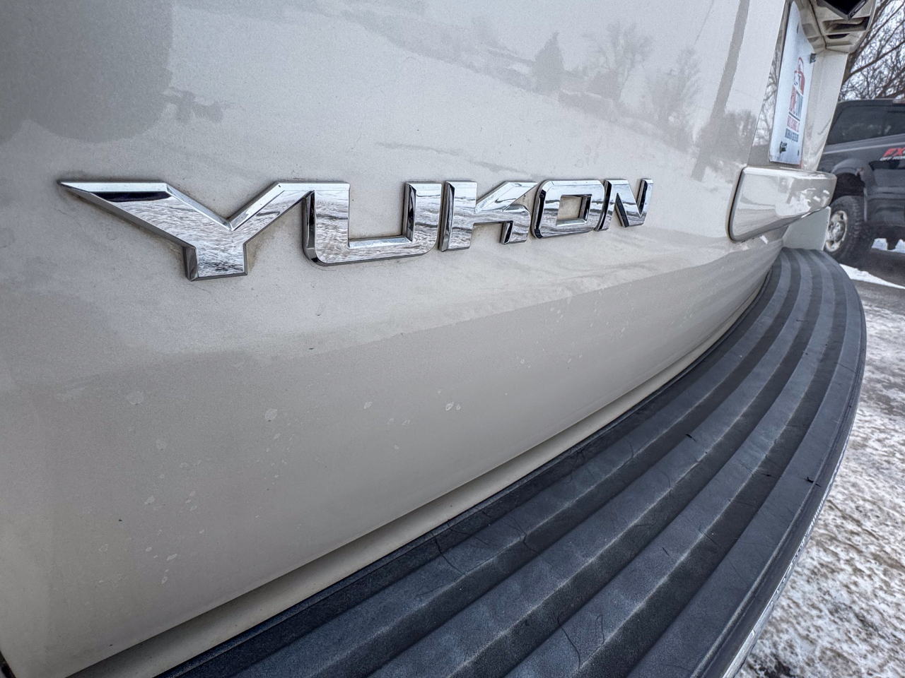 GMC Yukon AWD 4dr 1500 Denali 2013