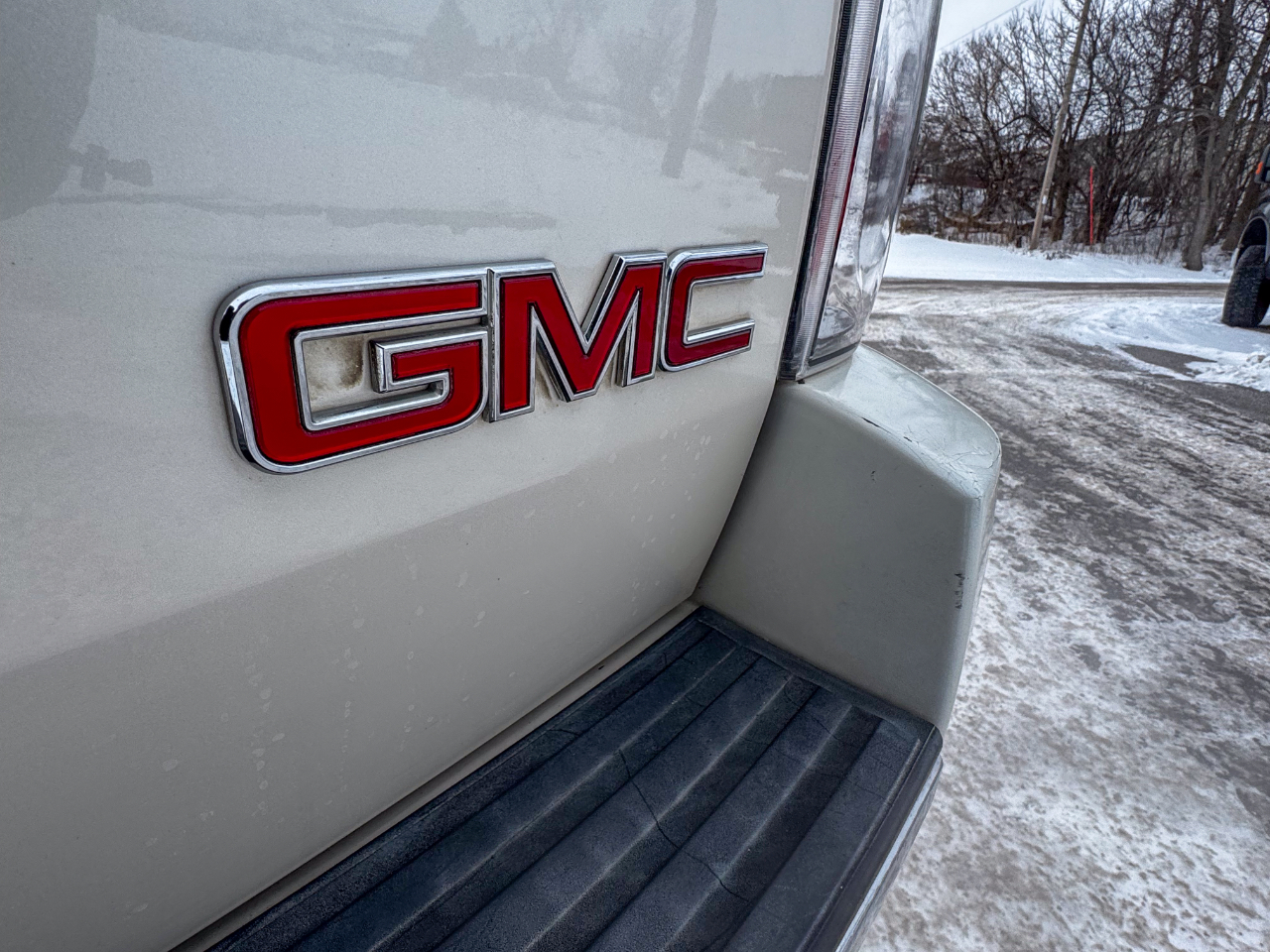 GMC Yukon AWD 4dr 1500 Denali 2013