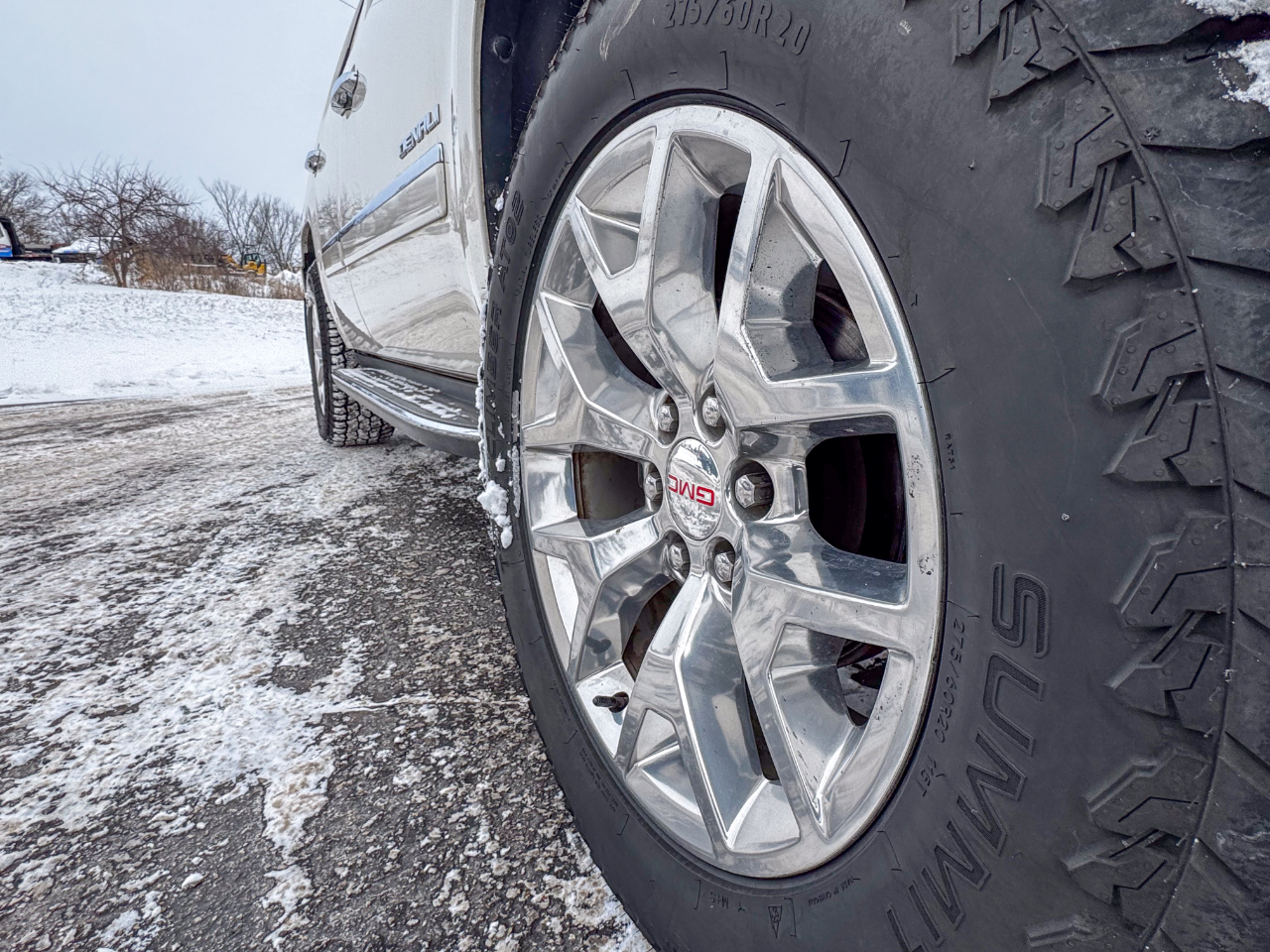 GMC Yukon AWD 4dr 1500 Denali 2013